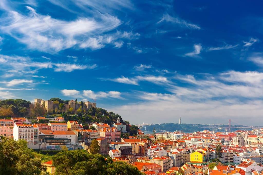 2br At Historical Chiado Apartamento